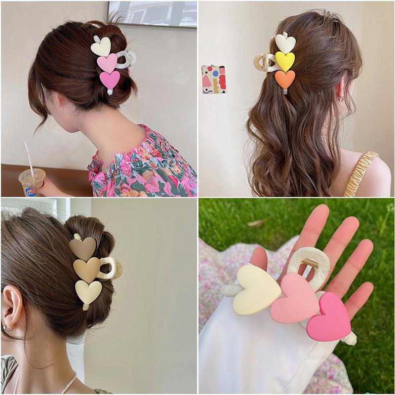 Simple Gradient Heart Hair Clip, Elegant and Versatile Hair Clip for The Back of The Head, Summer Trendy Shark Clip, Large Size