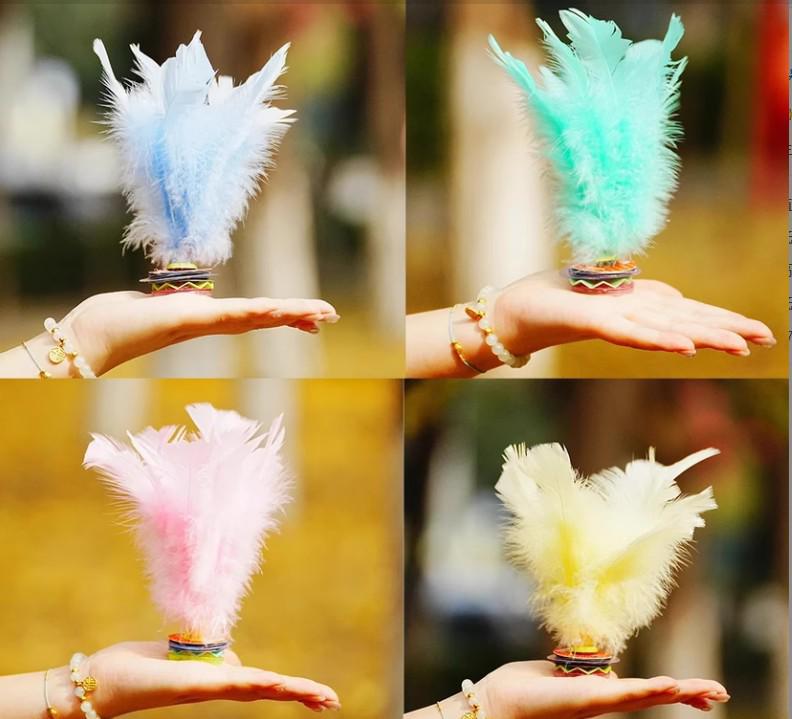 

Эксклюзивный перьевой волан для взрослых и детей - Идеален для фитнеса, школьных соревнований и многого другого!