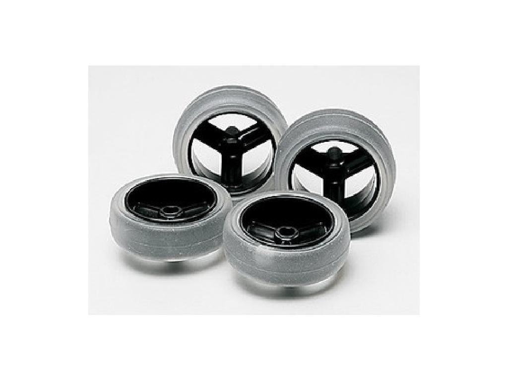 

Tamiya Grade Up Large Diameter Carbon Wheels Soft Slick 15366 No.366 GP.366 (with Tires)
