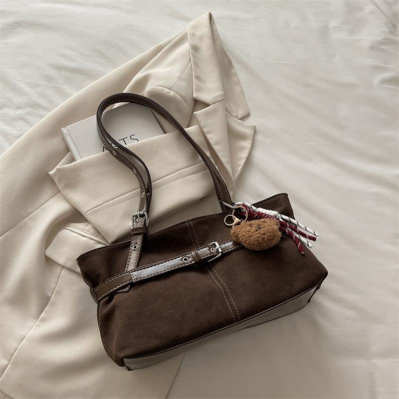 Premium commuter underarm bag New fashionable large-capacity shoulder bag Autumn and winter niche versatile tote bag