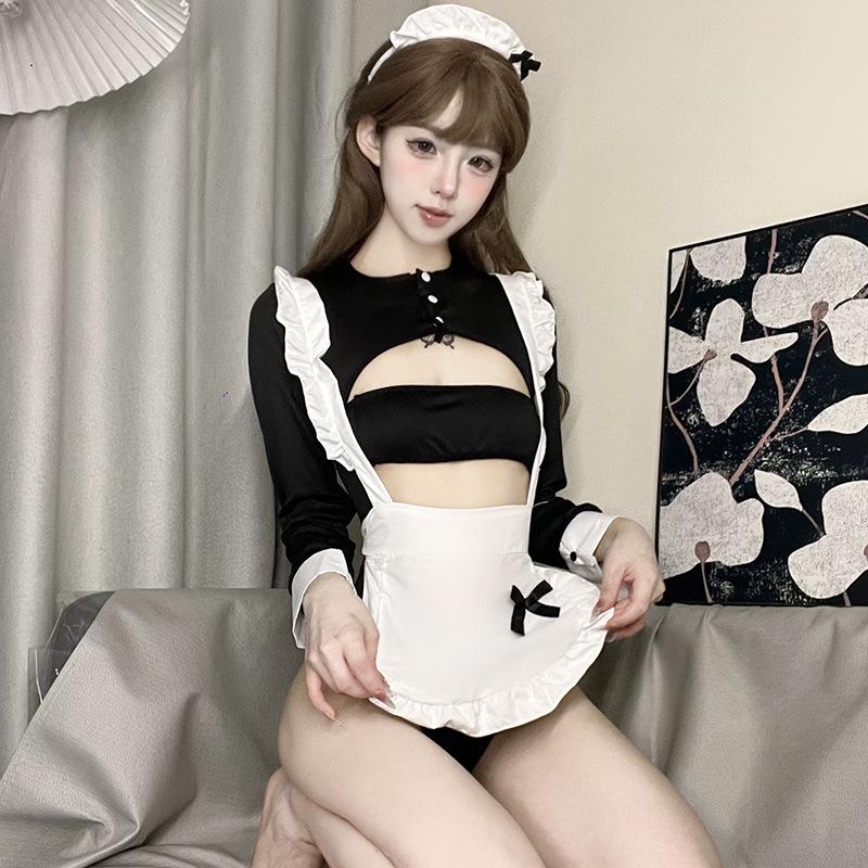 „Cămașă de noapte elegantă din plasă din dantelă brodata cu trandafiri cu bretele - 1011”