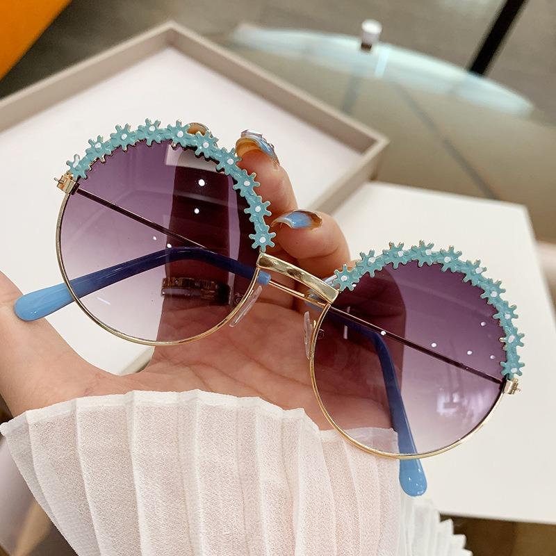 Non-polarized Fashion Round Flower Sunshade Metal Frame Sunglasses Men Women Retro Half Frame Cute Beach Eyeglasses