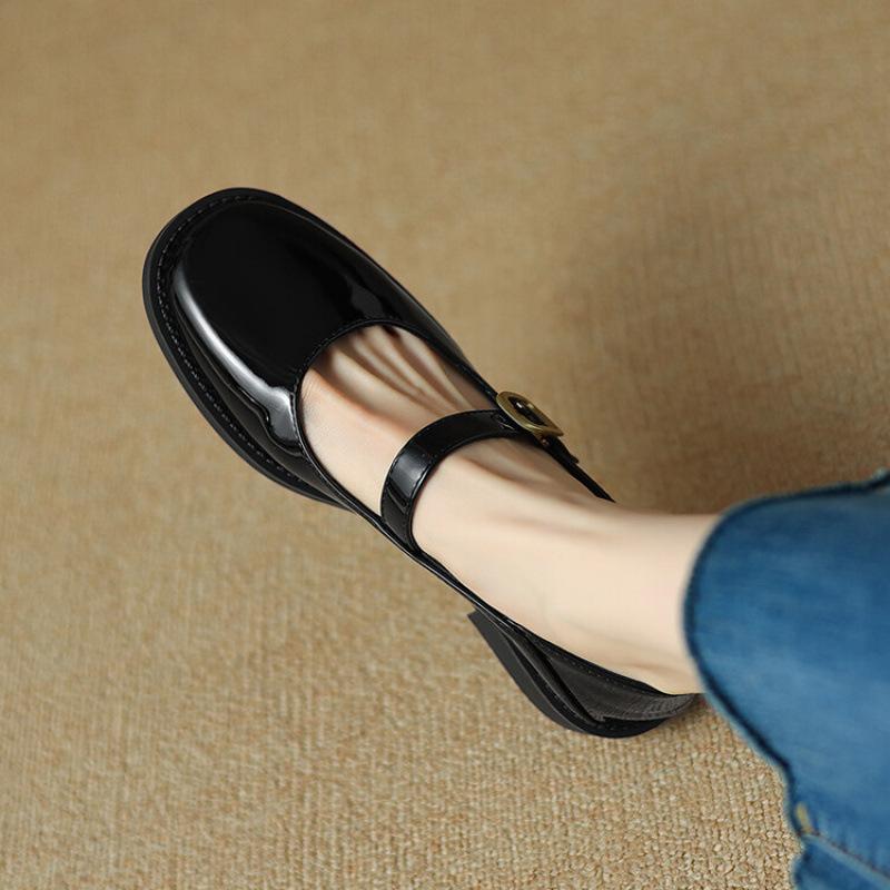 Neue bequeme Lackleder Square Toe kleine Lederschuhe Schnalle dicke Sohle rutschfeste Damenschuhe niedriger Absatz Übergröße Schuhe lässig einfarbig