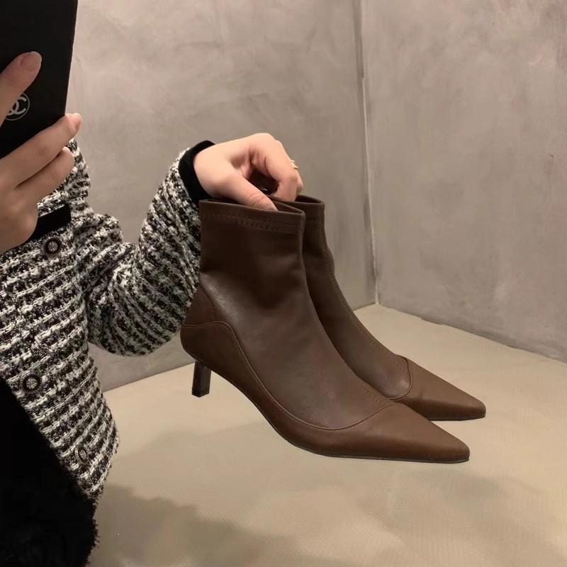 French Pointed Short Boots for Women's Autumn and Winter New Low-heeled Fashion Soft Leather Versatile Velvet Display and Bare Boots
