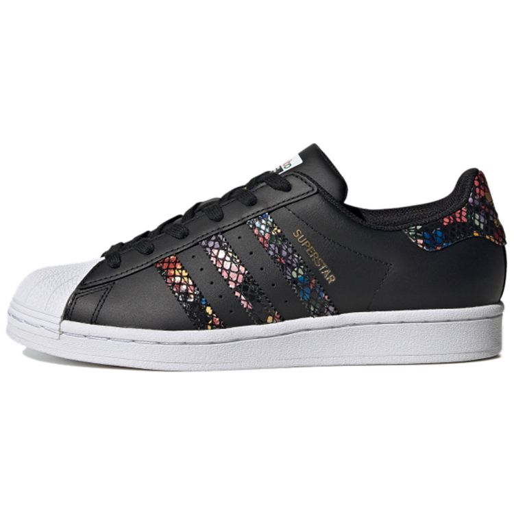 

Женские кроссовки adidas Superstar с цветочным змеиным принтом Black Core-Black Cloud-White FW3693