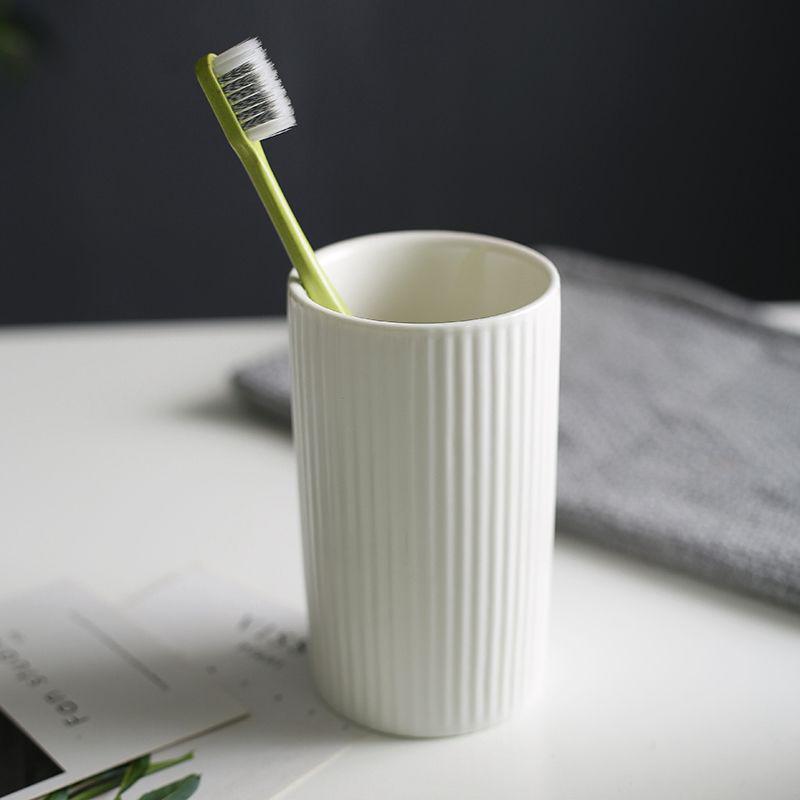 

Керамический набор для зубной щетки и стакан для полоскания рта в скандинавском стиле - Современный дизайн для пары 400ml