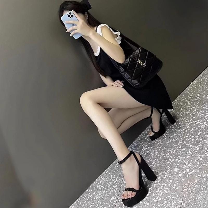 Xia's new Park Stepping Ying's same waterproof table high-heeled shoes for women with thick-heeled rhinestones, sexy high-heeled sandals.