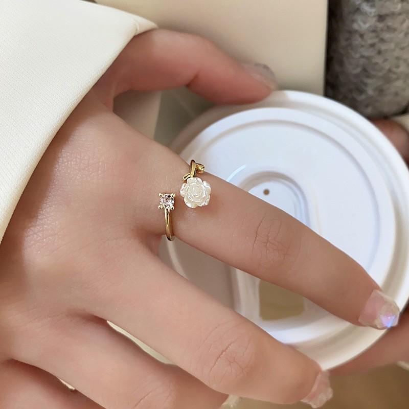Exquisite French Camellia Zirconia Ring - Elegant, Gentle, and Versatile