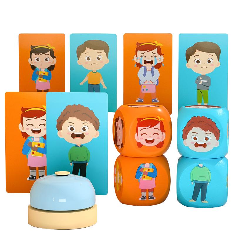 Dřevěná puzzle kostka s kresleným výrazem: Interaktivní hra rodič-dítě