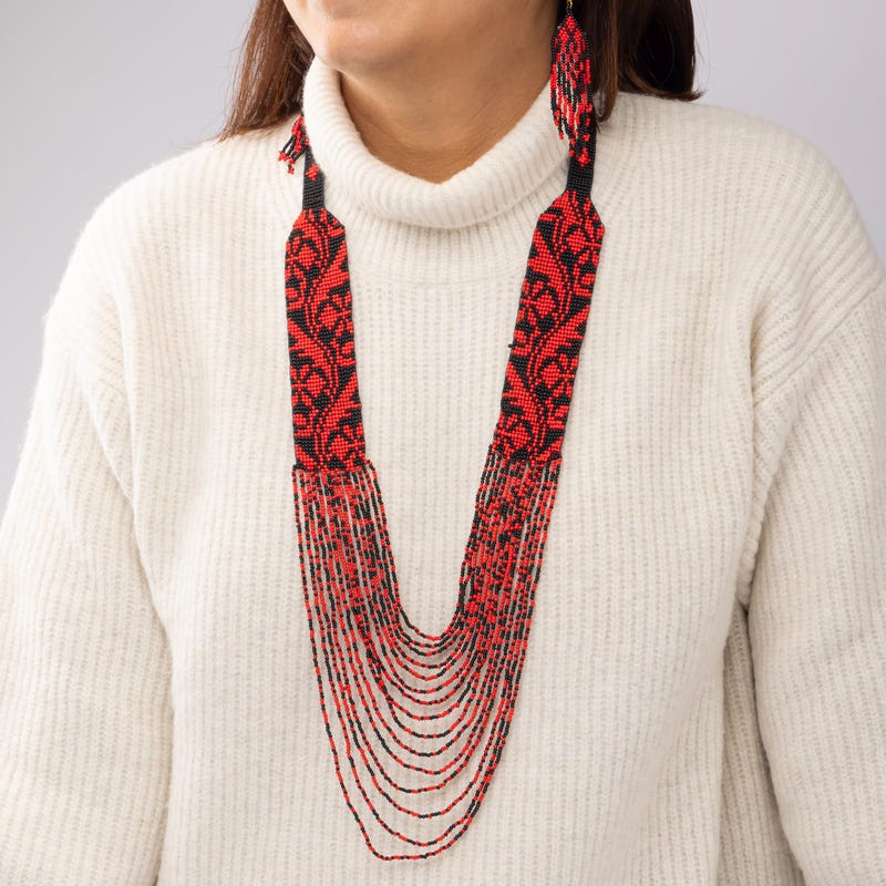 

Red and Black Native American Seed Bead Jewelry Se...