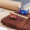 Crab Pen Holder Funny Weightlifting Crab Pen Stand Creative Cute Storage Rack for Single Storage Office Desktop Ornament Gifts