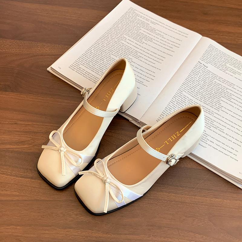 

Mary Jane high heels women s thick heel square head satin women s shoes fat feet wide fat single shoes large size women s shoes 45 абрикосовий