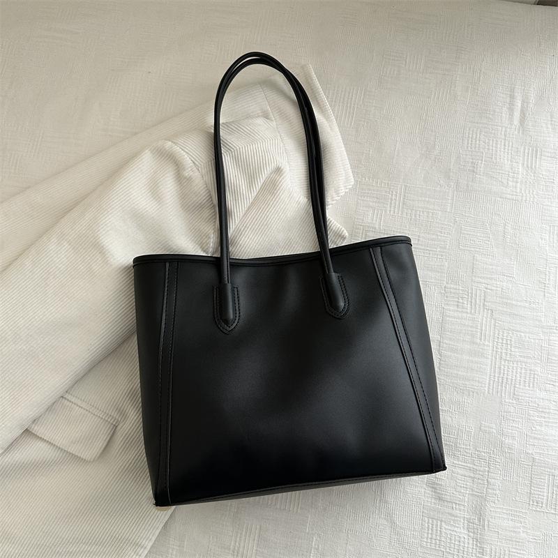 Retro large-capacity portable tote bag women's winter new fashion shoulder bag trendy versatile underarm bag