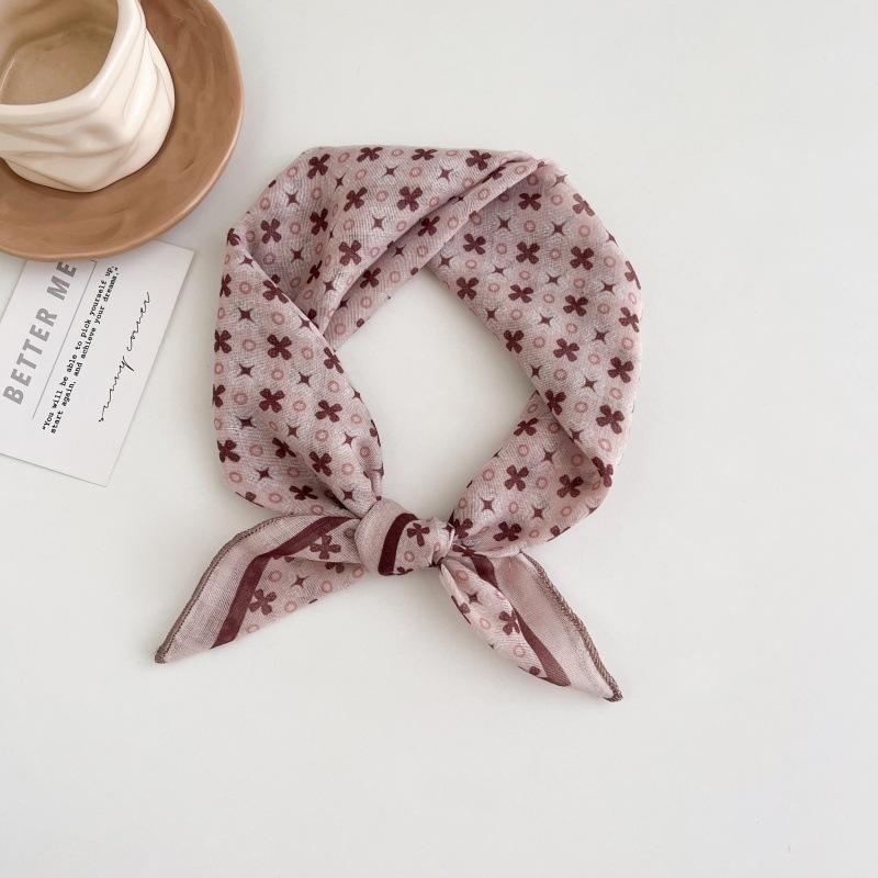 Polka dot silk scarf women's spring and summer new Korean ins versatile neck protection scarf fashion headscarf square scarf silk scarf