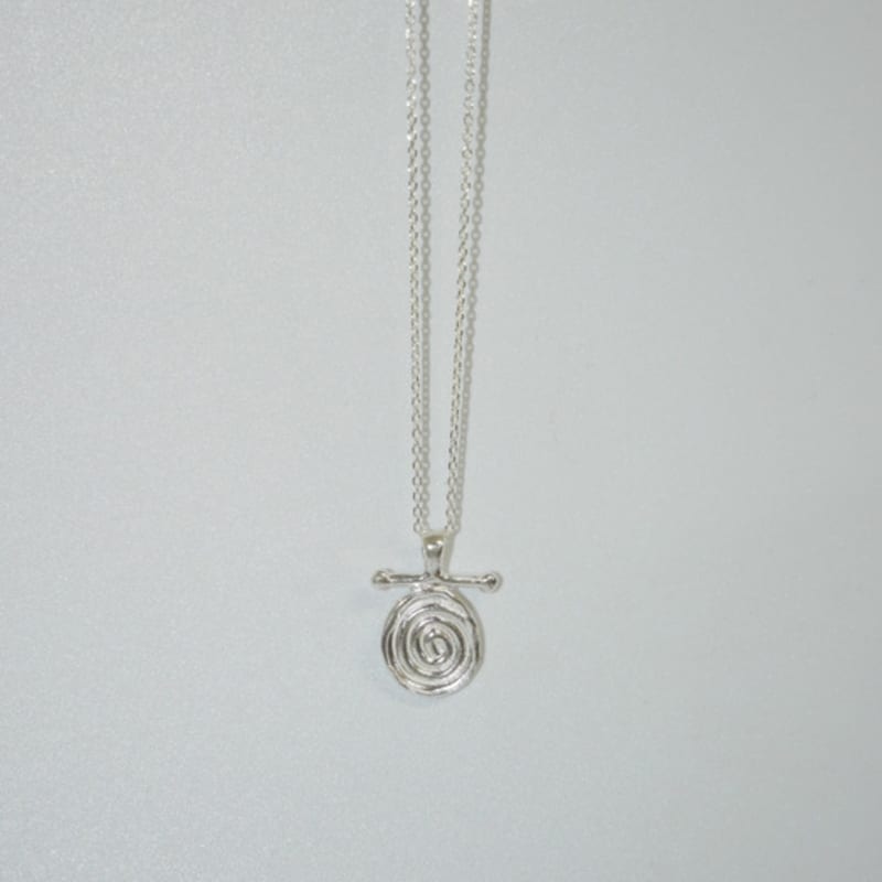 Ovoe Studio Point Snail Necklace