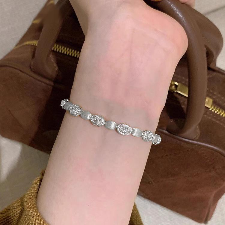 French Retro Old Money Wind Handmade Brushed Pigeon Egg High Carbon Diamond Bracelet Medieval Colored Treasure Red Corundum Bracelet Female