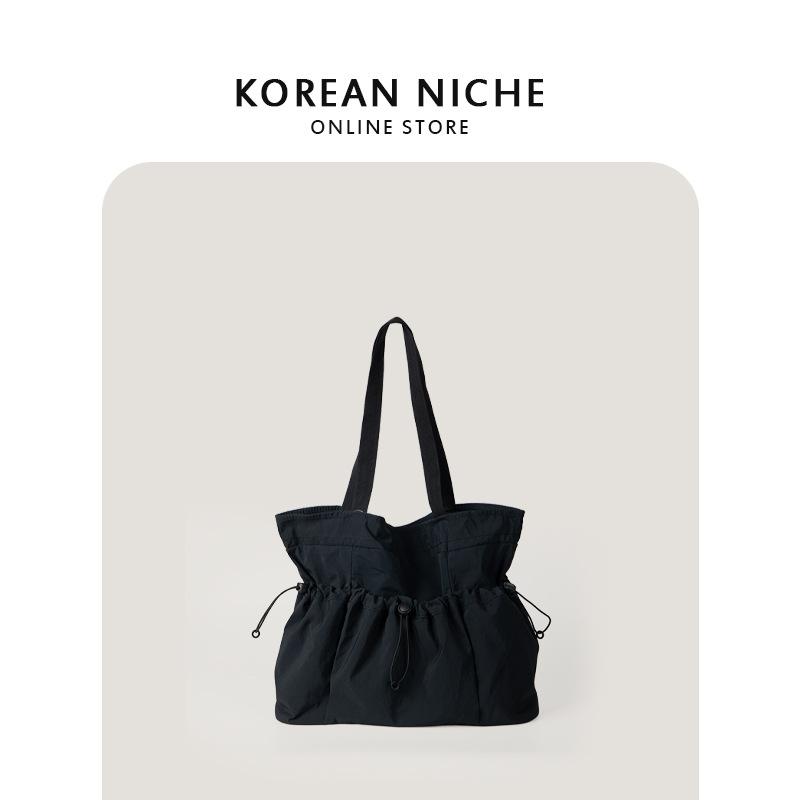 New Korean Style Minimalist Casual Shoulder Bag for Women with Large Capacity and Niche Design, Pleated Commuting Nylon Tote Bag