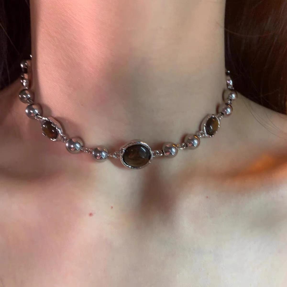 

Fashion Brown Bead Vintage Beaded Necklace for Women Girls Clavicle Chain Aesthetic Jewelry Sweater Chain Metal Accessories