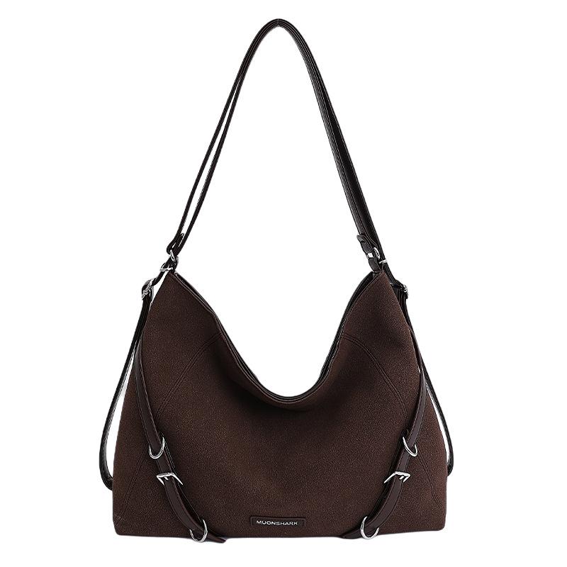 

Suede bag women s large-capacity new autumn and winter leisure single shoulder crossbody commuter tote bag backpack single package темно-коричневого