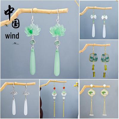 Brincos Elegantes de Borla com Miçangas: Acessórios Hanfu de estilo chinês com design de flor, leque e laço
