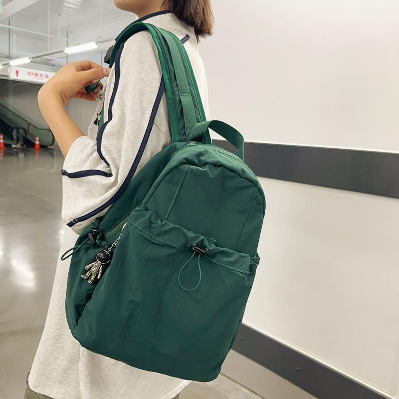 Нейлоновый рюкзак для женщин — фото 15