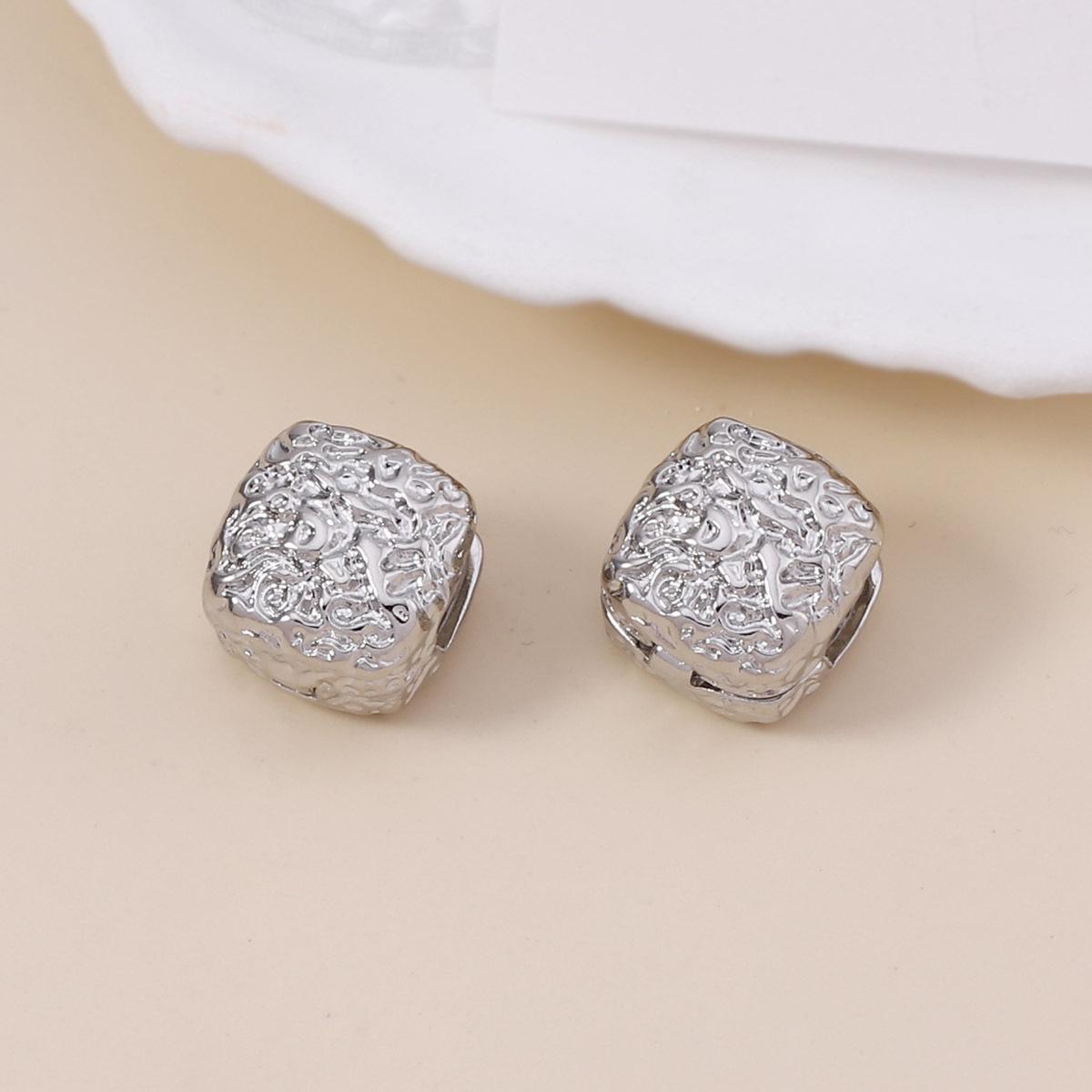 Простая легкая роскошь, неровная матовая текстура, трехмерный квадратный ушной зажим, нишевые универсальные ретро женские модели серебряный