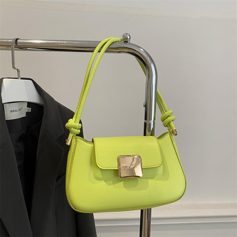 

Премиальная текстурированная сумка через плечо 2025 новая модная сумка нишевая ins универсальная ретро сумка-мессенджер под мышкой зелёный