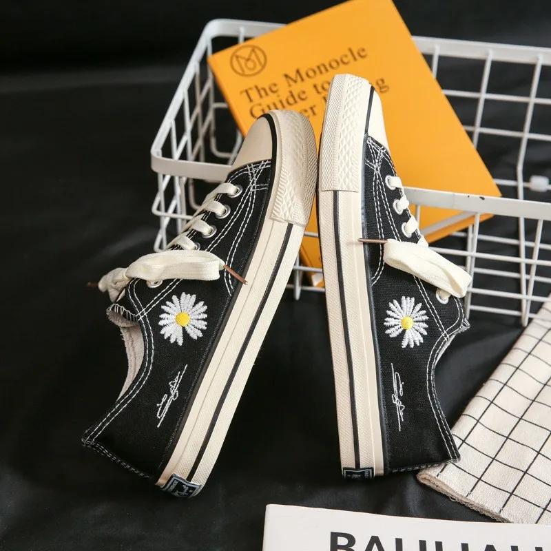Low Cut Daisy  Korean Version Versatile New Casual Shoes Canvas Shoes Women Fashion  Casual Sneakers  De Mujer