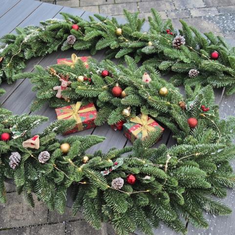 Nobiles Fir Garland