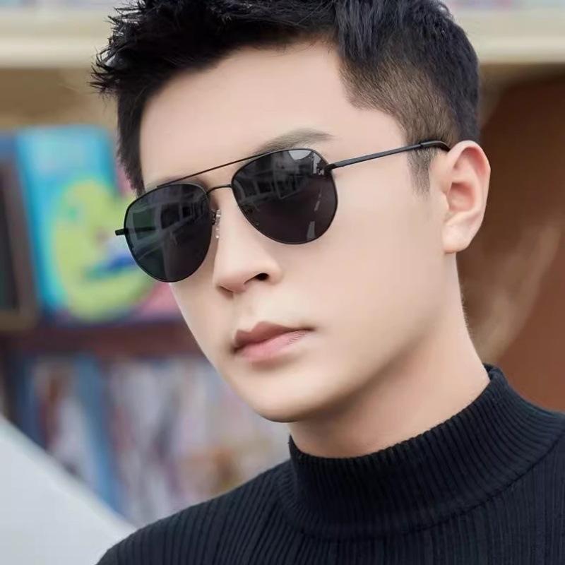 

New polarized sunglasses for men, UV protection, large frame, stylish aviator sunglasses for both men and women Metal Frame+High-definiti