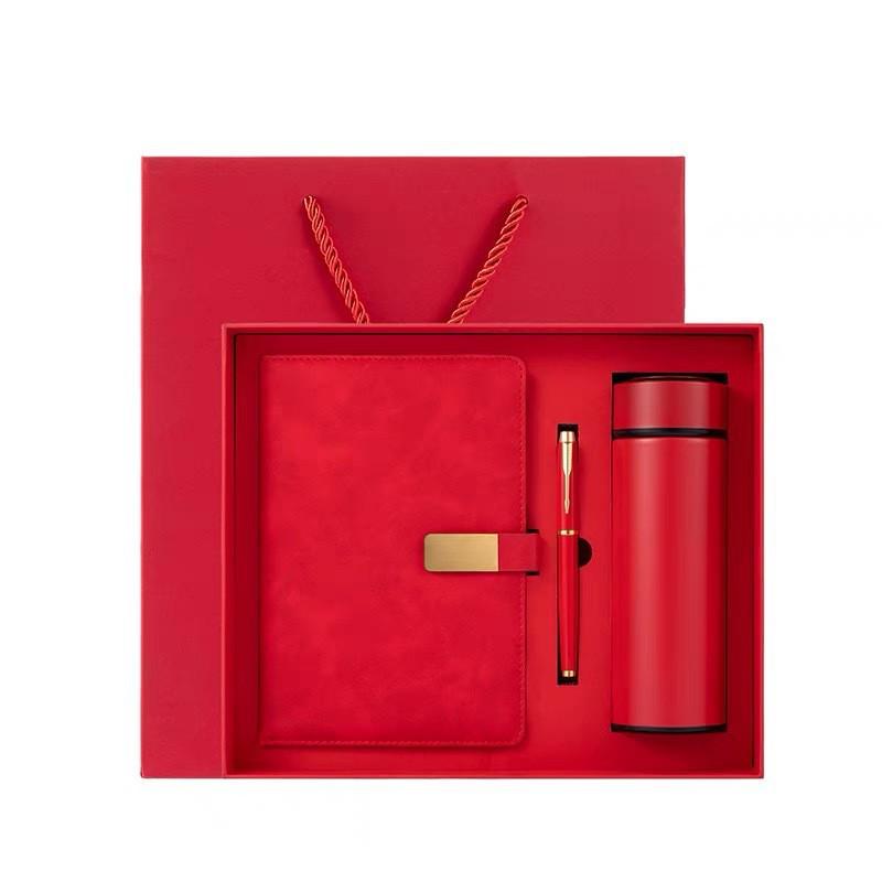 Taccuino da Lavoro in Pelle Formato A5: Diario con Fibbia Magnetica e Stampa Logo - Elegante Scatola Regalo per Riunioni d'Ufficio