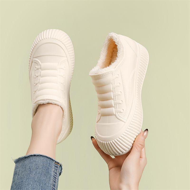 Fashionable Women's Shoes with Height Increase Inside Low Cut Rain Shoes Rubber Shoes Lightweight Wear-resistant, and Plush Warm Flat Low Water Shoes