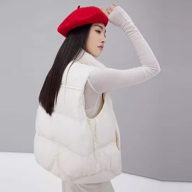 Rivet down vest women's 2024 winter new fashion lightweight stand-up collar vest small warm outer vest