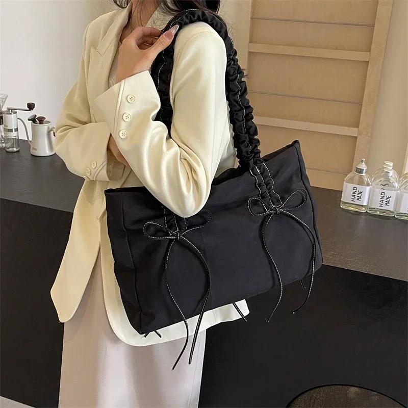Solid Large Capacity Casual Tote Bags Soft Interior Compartment Hot Sale Bags for Women Zipper Nylon Women's Handbags