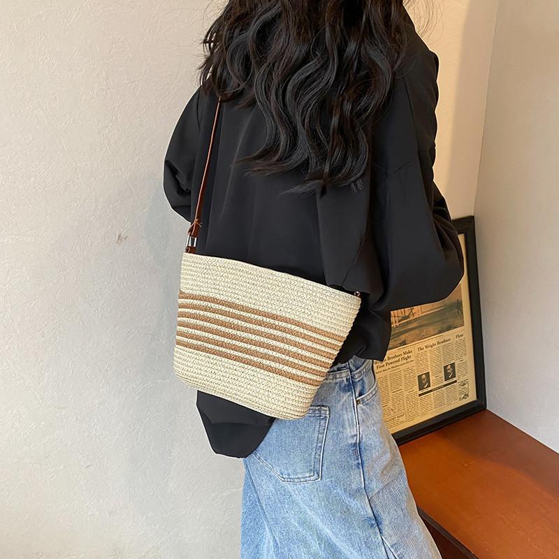 Stylish Vintage Bucket Bag For Women With Chic Casual Design And Soft Fabric Materials