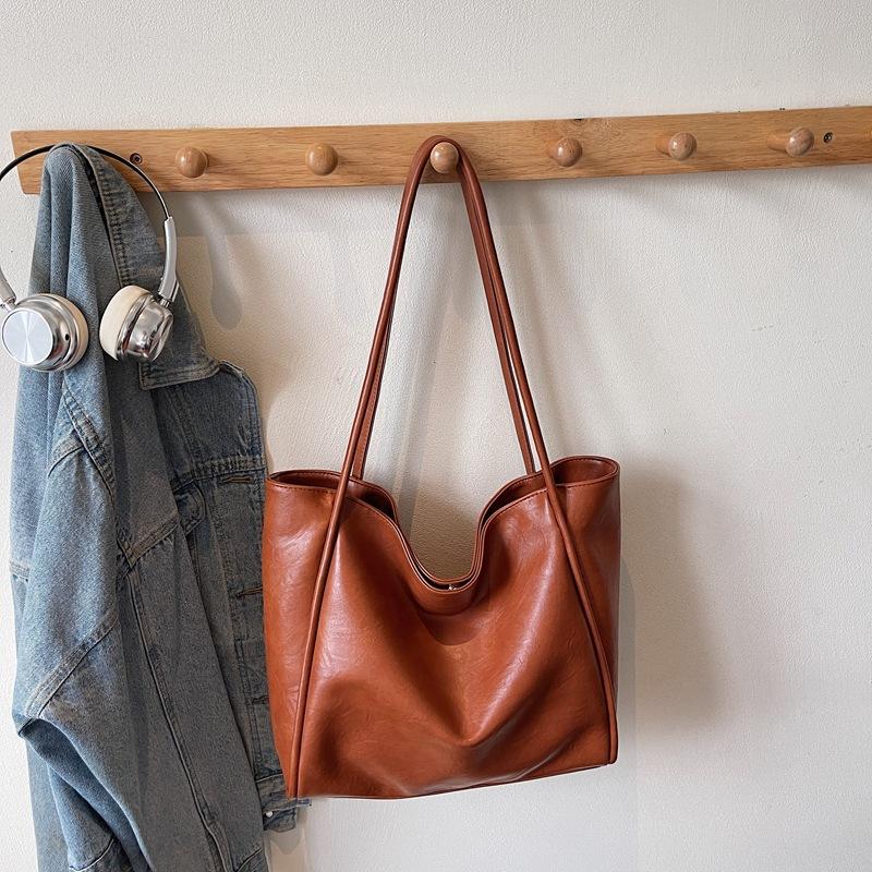 This year's popular retro commuter bag women's 2025 autumn new trendy large-capacity student class shoulder tote bag