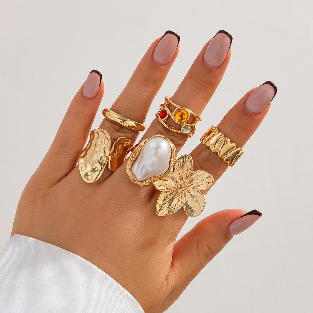 Baroque Pearl and Metal Flower Ring Set for Women