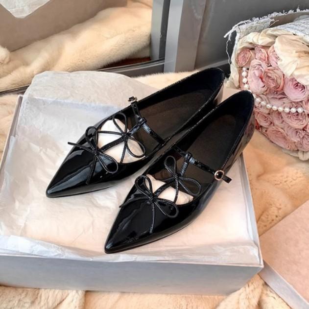 Yuanlitong pointed single shoes women's 2025 bow shallow mouth flat Mary Jane shoes retro red temperament banquet shoes