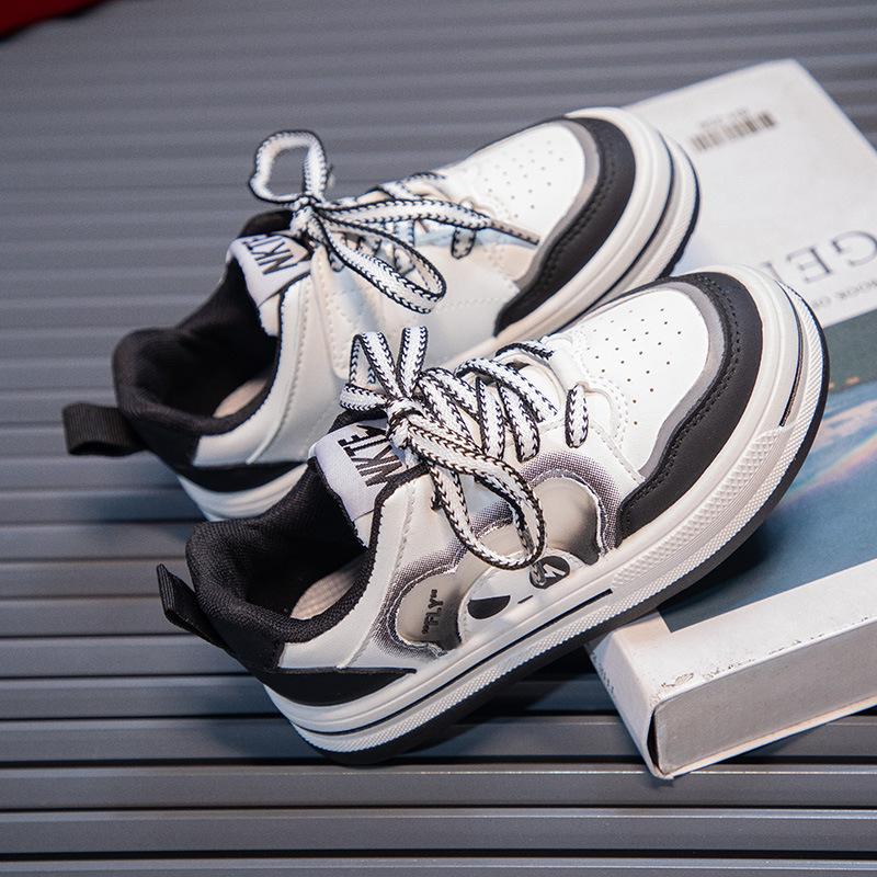 Children's board shoes spring and autumn 2025 new boys' sports shoes soft sole fashion casual shoes breathable girls' running shoes