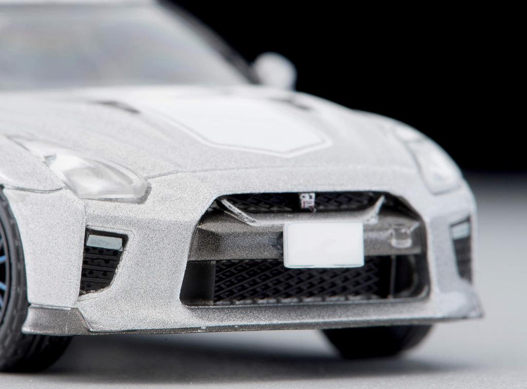 Tomica Limited Vintage Neo 1/64 LV-N200b Nissan GT-R 50th Anniversary Silberfarbenes Fertigmodell