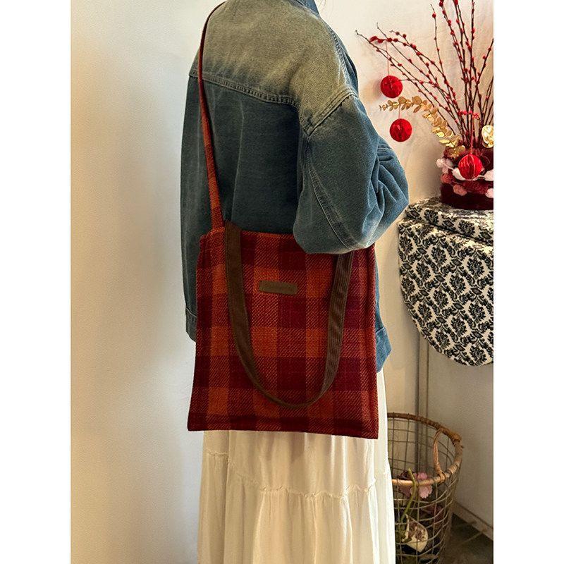Leisure Bag - Large Capacity, Single Shoulder, Crossbody Bag, Unique and Versatile Tote Bag