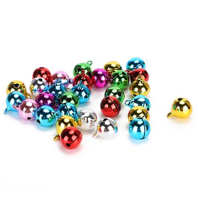 50 Stück Kleine Metallglocke Bunte Farbe Weihnachts-Schellglocken Schlüsselanhänger Party DIY Perlen