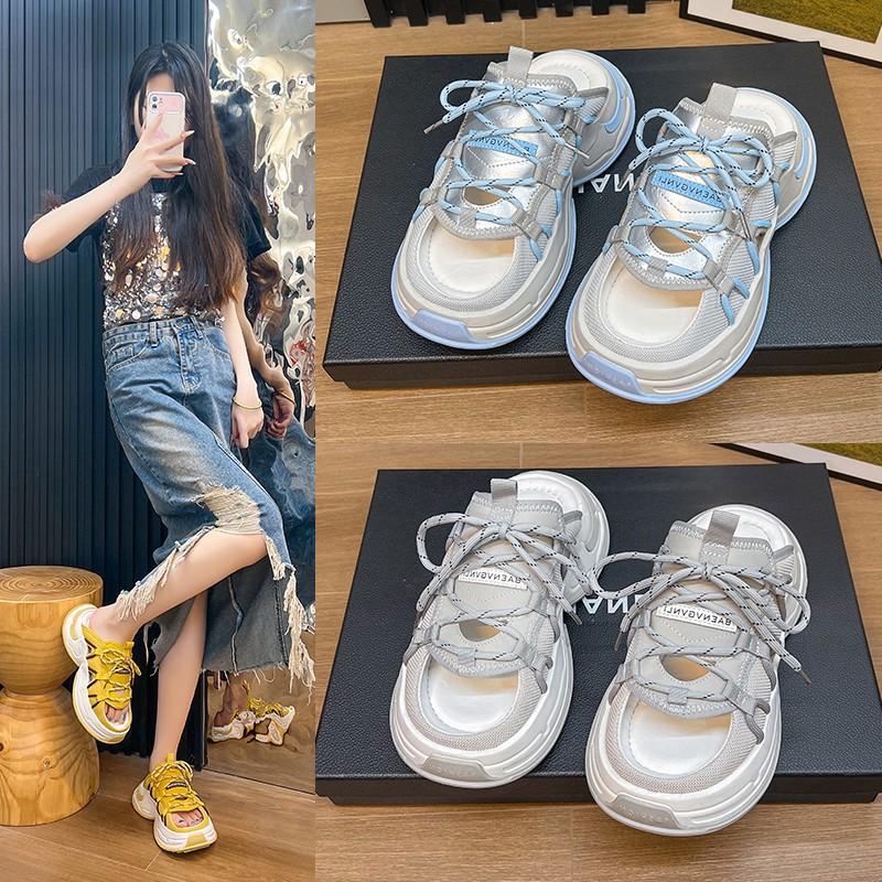 Lightweight American retro non-slip thick-soled sports slippers for women's summer wear 2025 new versatile soft-soled sandals shoes