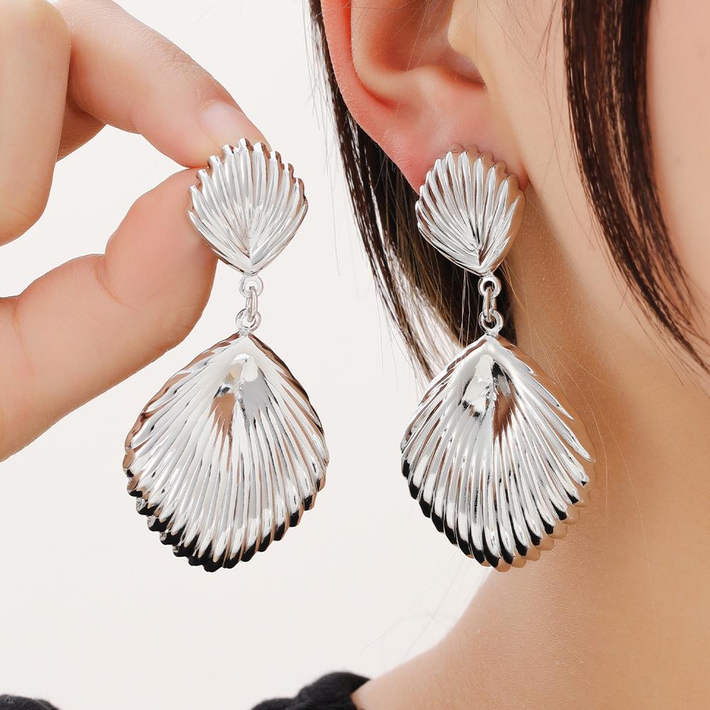 European & American Metal Style Shell Dangle Earrings: Creative Women's Fashion High-Quality Alloy Jewelry