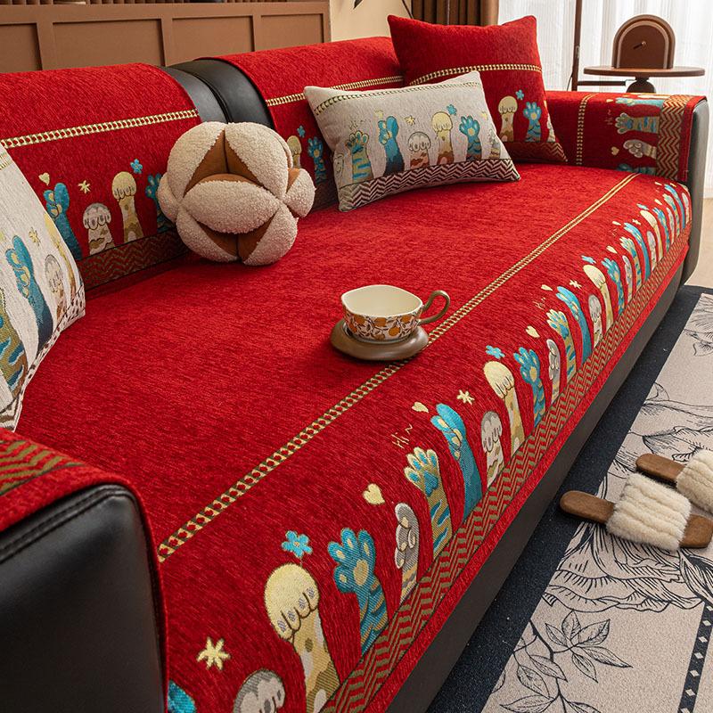 

2025 Cartoon Cat s Claws Sofa Mat Chenille Non-slip Couch Four Season Universal Sofa Cover Jacquard Combination Sofa Cushion 70x70cm красный