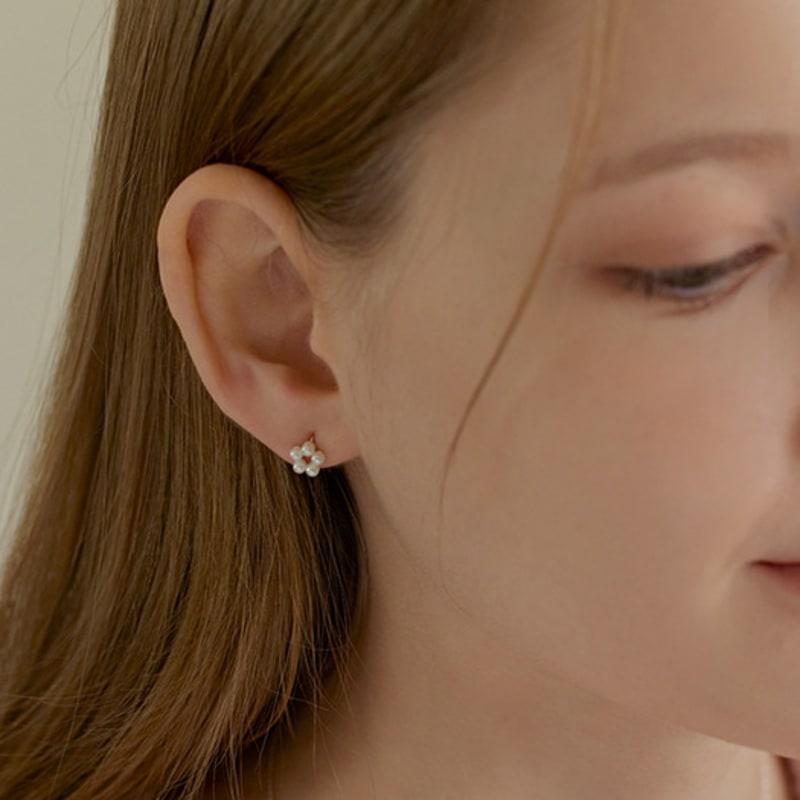Lewe Pearl flower one-touch earring