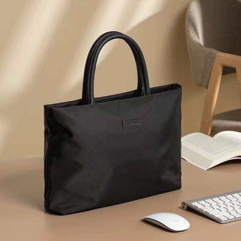 

Легкий противоударный женский портфель для ноутбука для работы 14-inch (Includes Crossbody Strap)