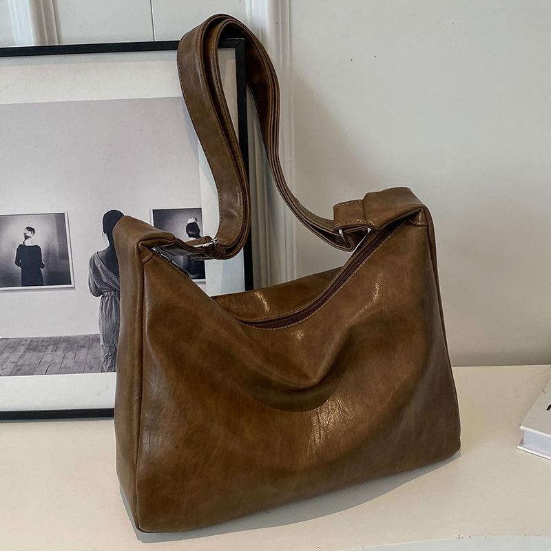 

Женская высококлассная и универсальная нишевая блестящая сумка через плечо