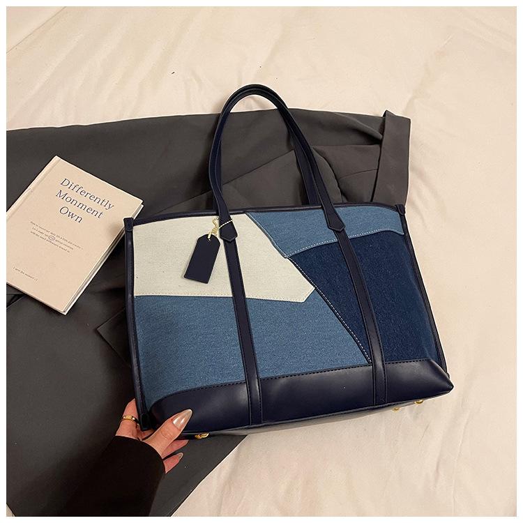 Stylish Contrast Color Tote Bag for Women Spring Trendy PU Shoulder Bag Fashionable Commuting Bag for Daily Use