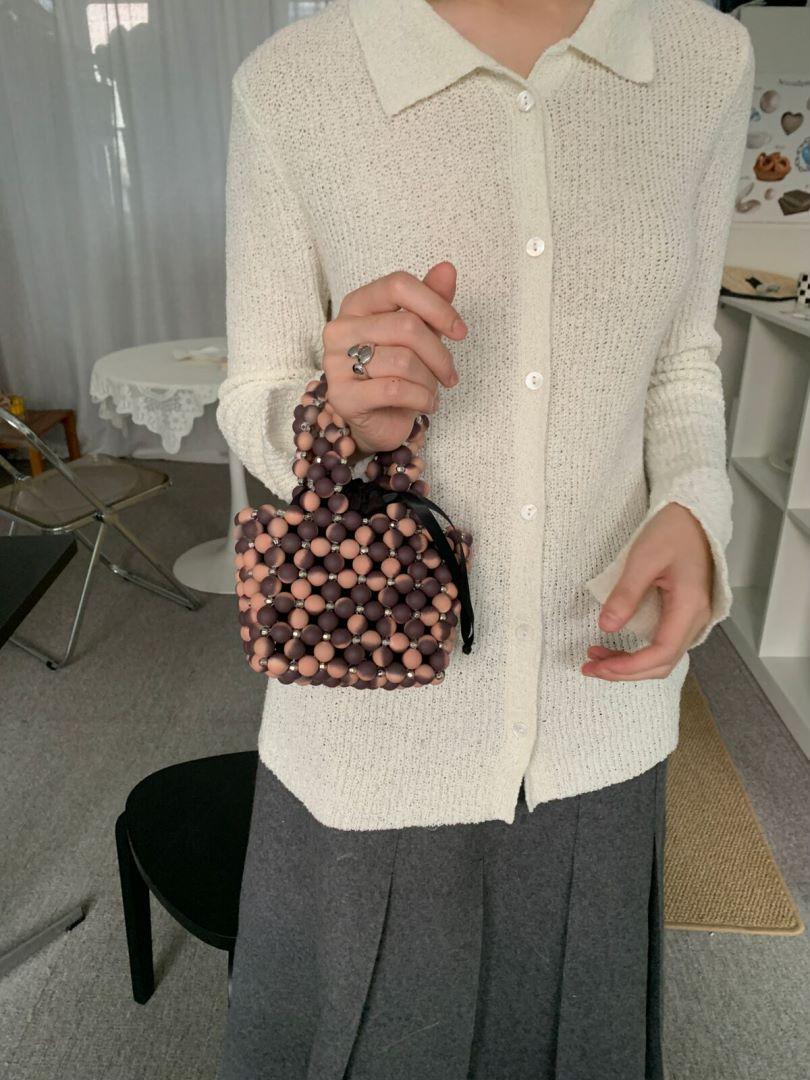 

Дизайнерська бісерна сумка на осінь та зиму, ручна, матова бісерна сумка, преміальна акрилова бісерна сумка з плетеною ручкою.